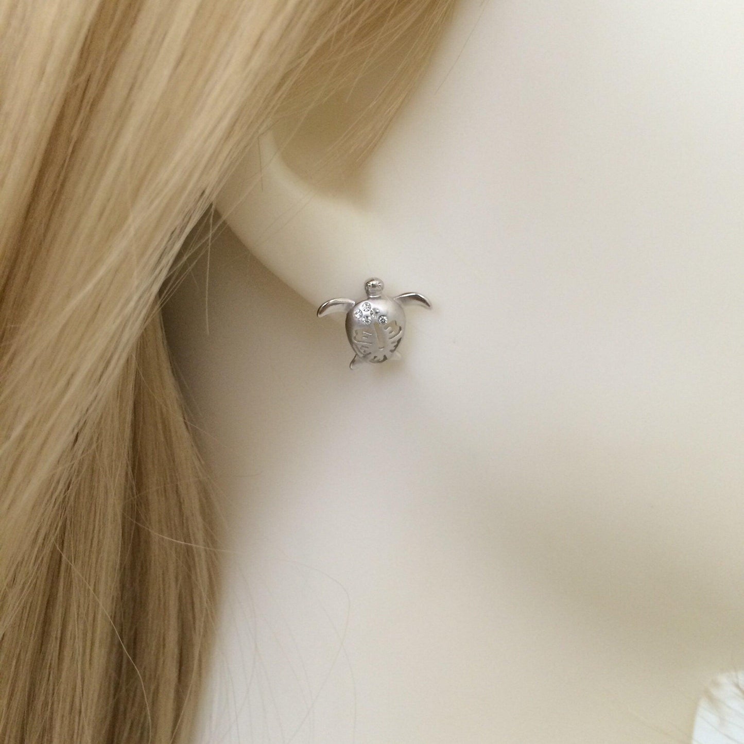 Beautiful Hawaiian Hibiscus Sea Turtle Earring, Sterling Silver Turtle Hibiscus CZ Stud Earring, E4125 Birthday Wife Mom Girl Mother Gift - Hawaii Treasures Shop