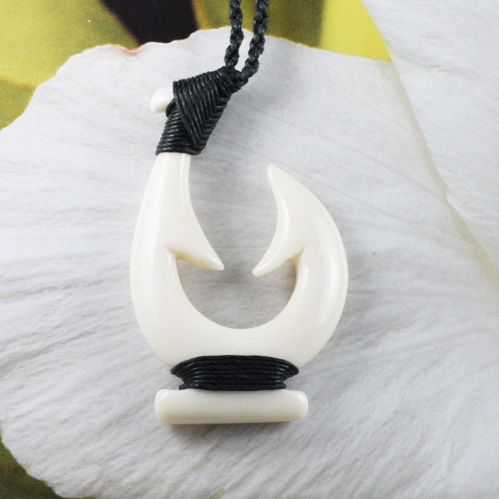 bome fish hook necjalcw Hawaiian X-Large Fish Hook Necklace, Hand Carved Buffalo Bone Fish Hoo – Hawaii Treasures Shop