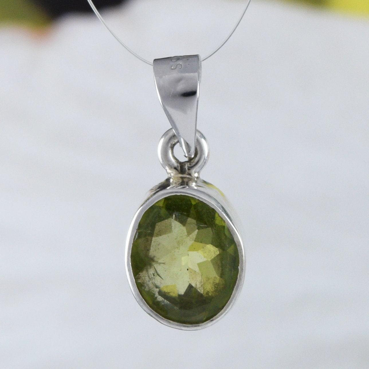 Beautiful Hawaiian Genuine Green Peridot Necklace, Sterling Silver Natural Peridot Pendant, N9083 Birthday Wife Mom Mother Gift - Hawaii Treasures Shop