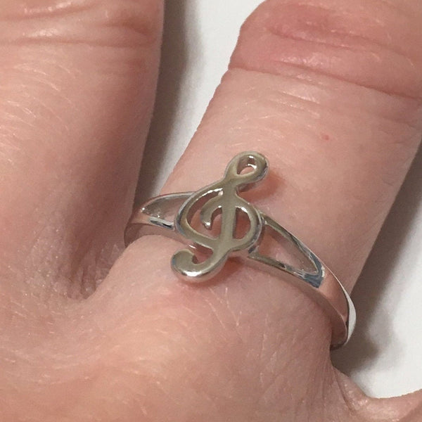 Diamond Diamond Studded Treble Clef Ring in 9ct Gold | Gold Boutique